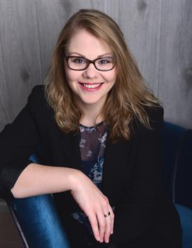 Imme Herlinger, Koordinatorin Zweisprachigkeit an der HSD, hat in Zusammenarbeit mit der Campus IT das HSD Dictionary entwickelt und umgesetzt. Foto: privat